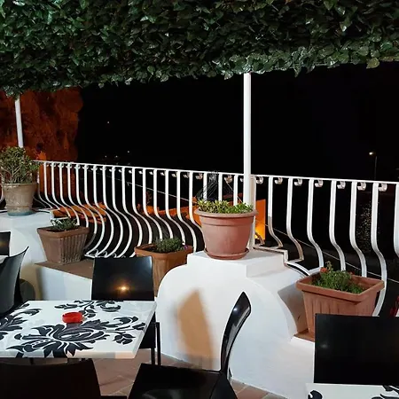Oda ve Kahvaltı Ventura
