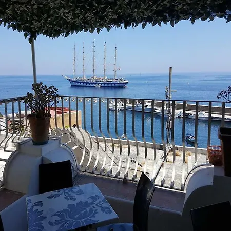 Oda ve Kahvaltı Ventura